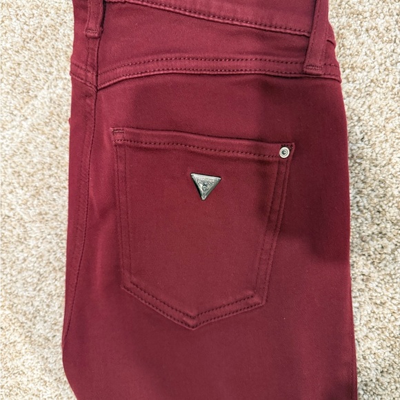 Guess Jeggings in Dark Red. - Picture 2 of 4